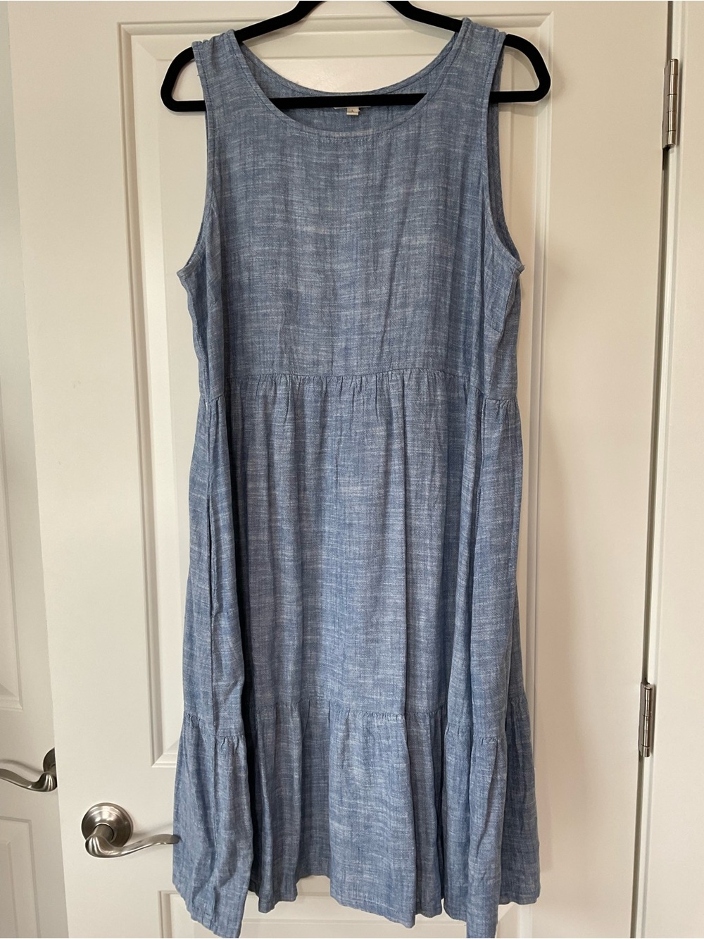 Briggs New York Light Blue Sleeveless Tiered Midi Dress
